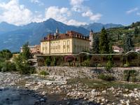 Blick über die Passer zur Wandelhalle - Meran